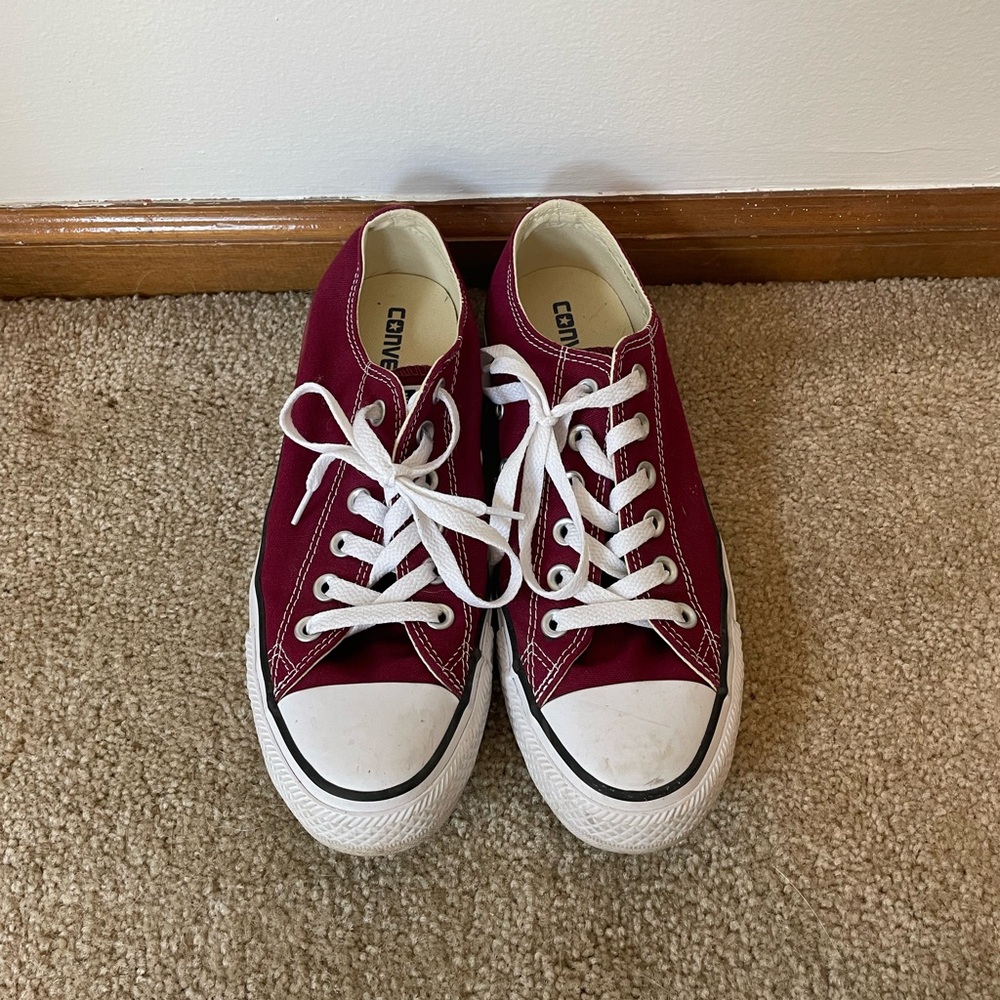 Maroon Converse All-Star Low-Top Shoes - women’s 8, men’s 6